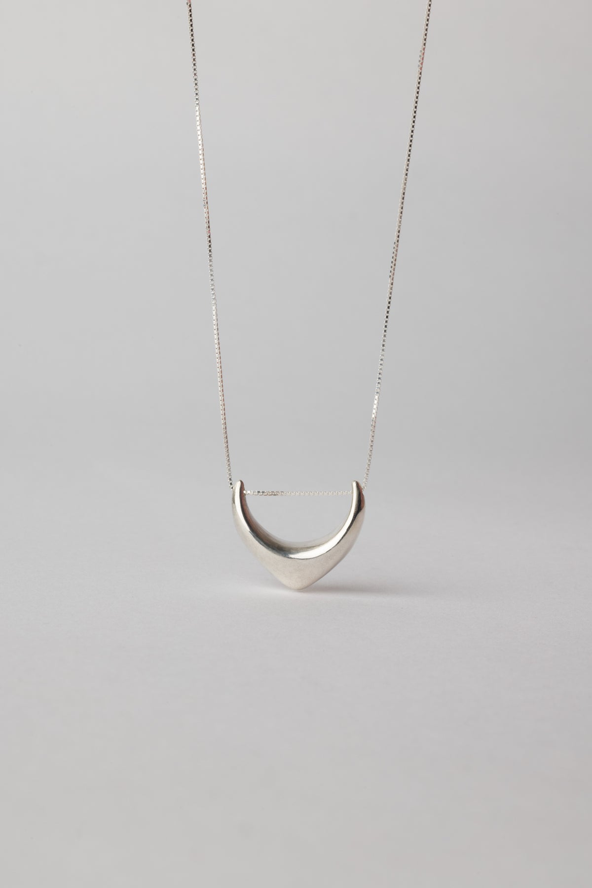PETIT CLAW NECKLACE