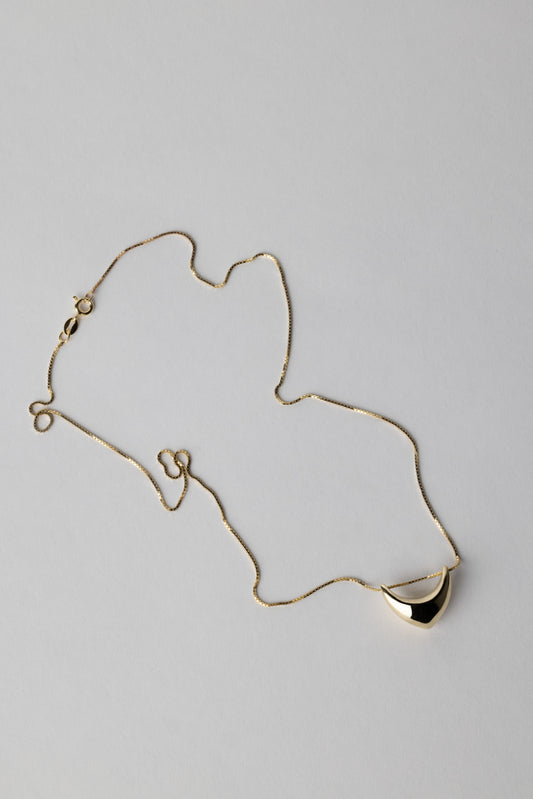 CLAW NECKLACE