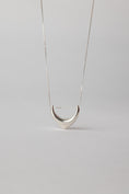 Load image into Gallery viewer, PETIT CLAW NECKLACE
