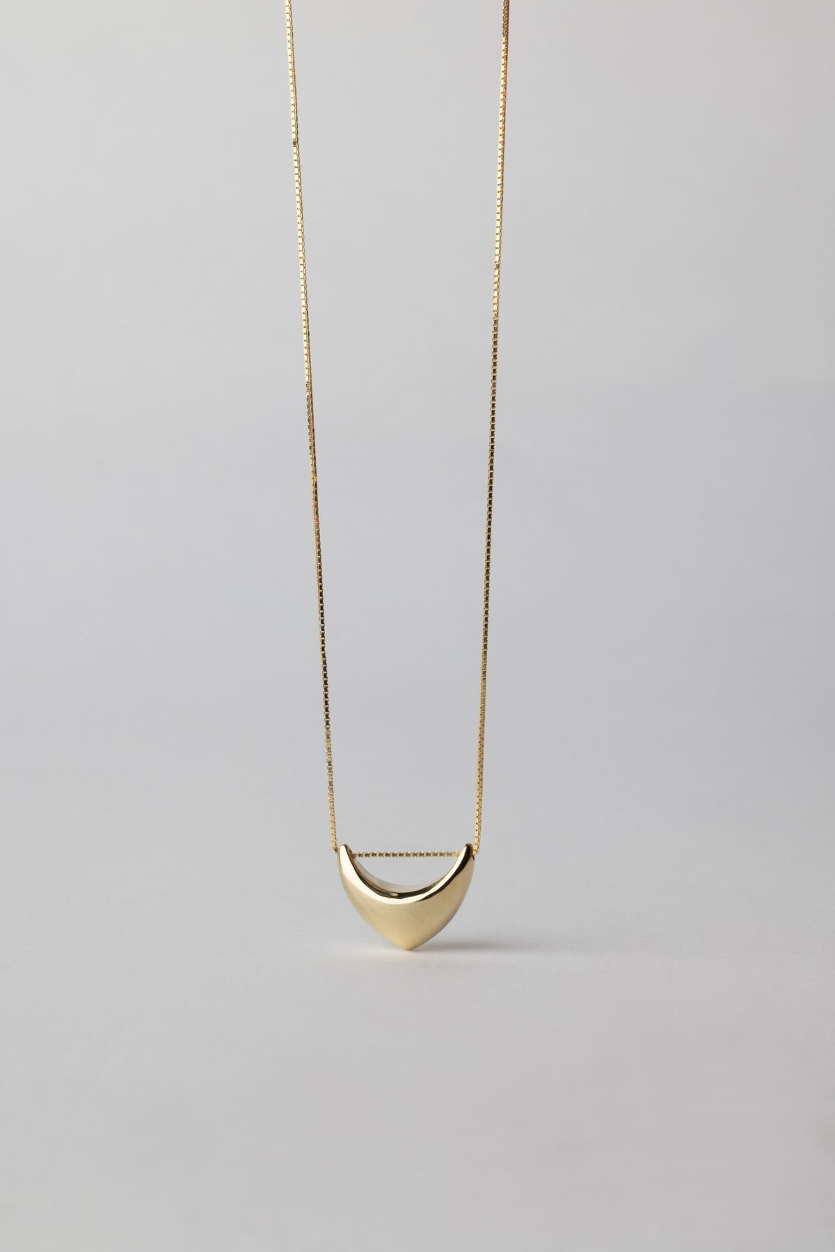CLAW NECKLACE