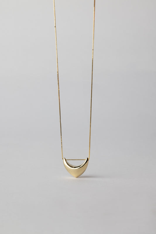 CLAW NECKLACE